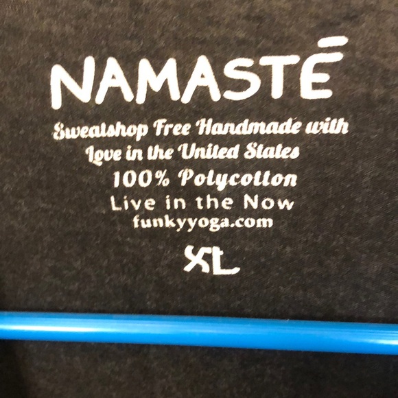 Poser yoga tee - Picture 3 of 4